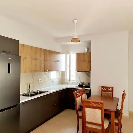 דירה Beautiful 2 Bedroom Flat *