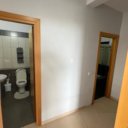 Beautiful 2 Bedroom Flat *