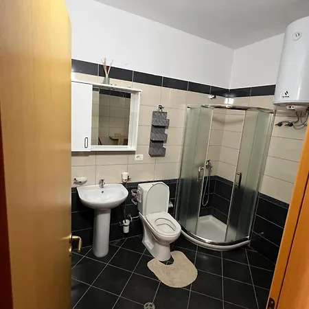 Beautiful 2 Bedroom Flat * Vlorë